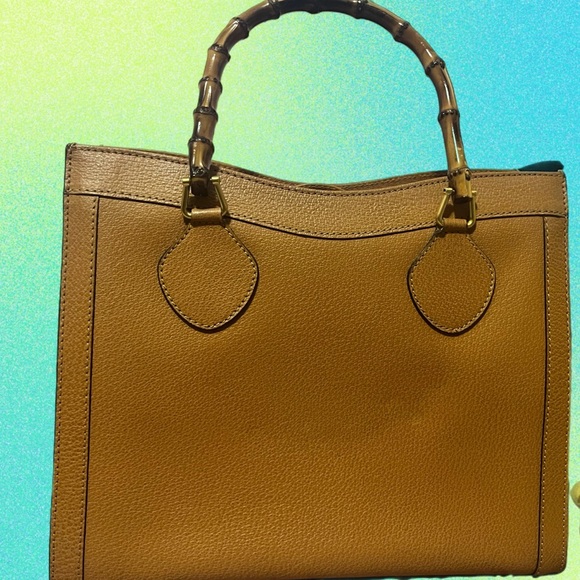 Gucci Pebbled Leather Diana Tote Bag with Bamboo Handle - Picture 2 of 9